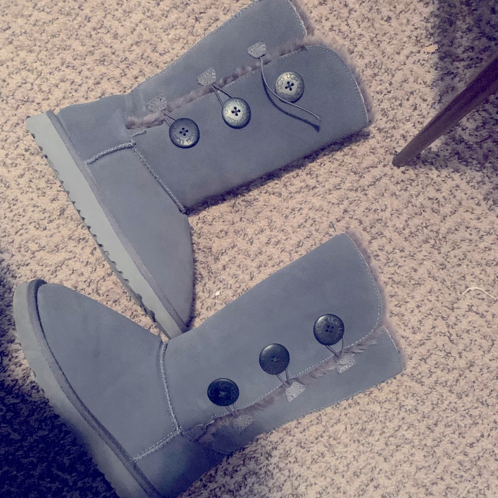 Gray Uggs